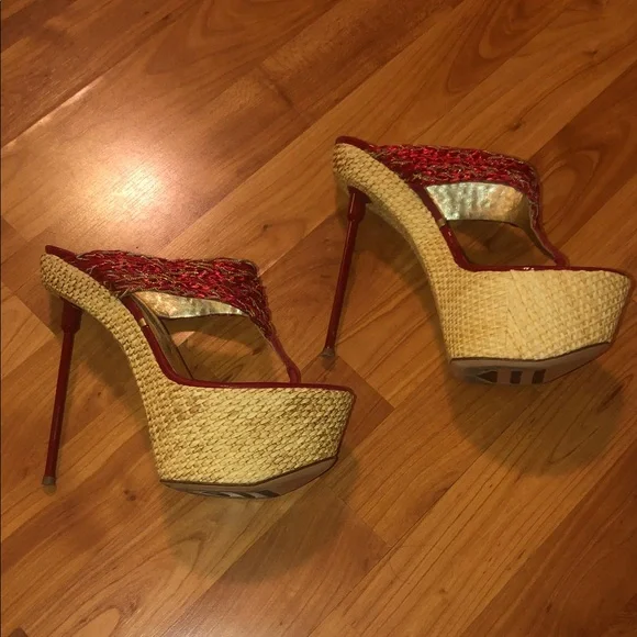 Gianmarco Lorenzi Red Platform Stiletto Heels. Red Patent Leather. EU 37, US 7. - Picture 7 of 9